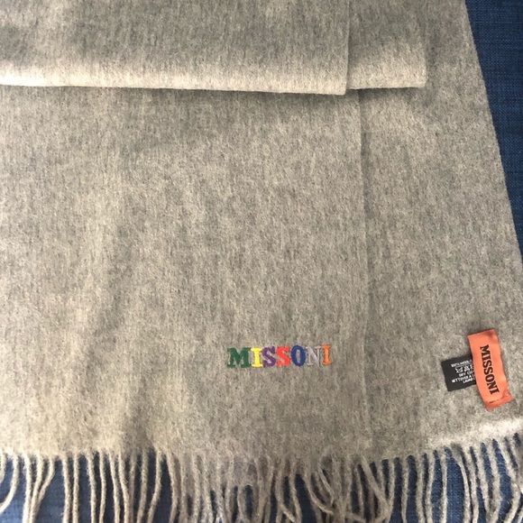 🎉HP🎉 🆕 MISSONI Embroidered logo wool scarf - Picture 2 of 7